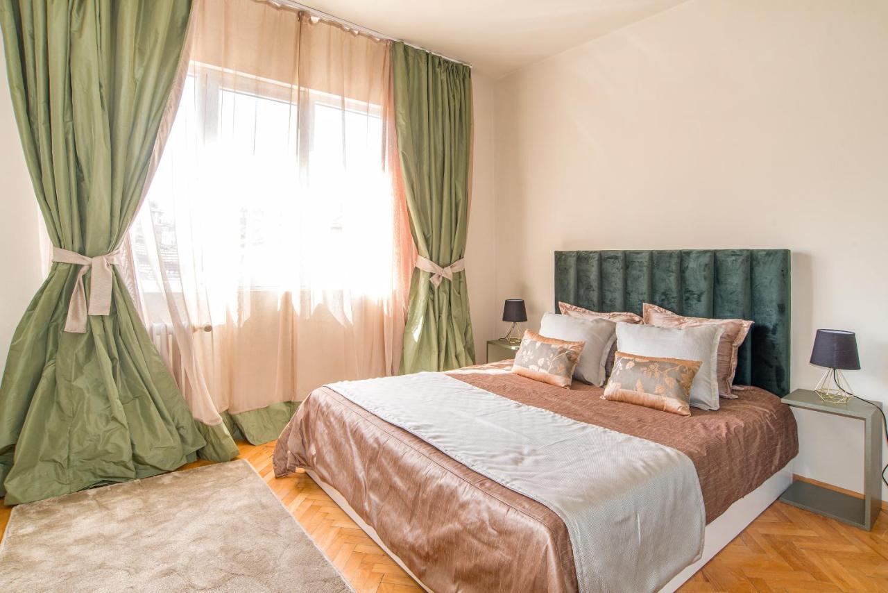 Stylish Gem Next To Vassil Levski Monument Apartemen